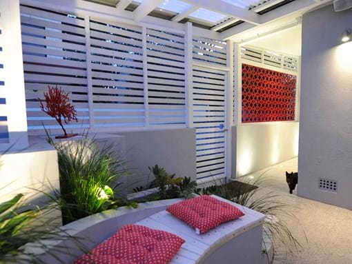 Landscape design for Retro inner city Courtyard Garden