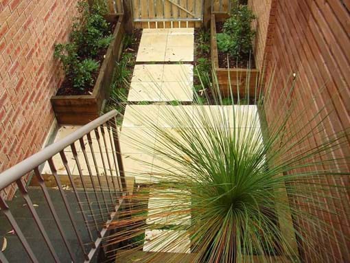 Landscape design for low Budget Townhouse Garden makeover